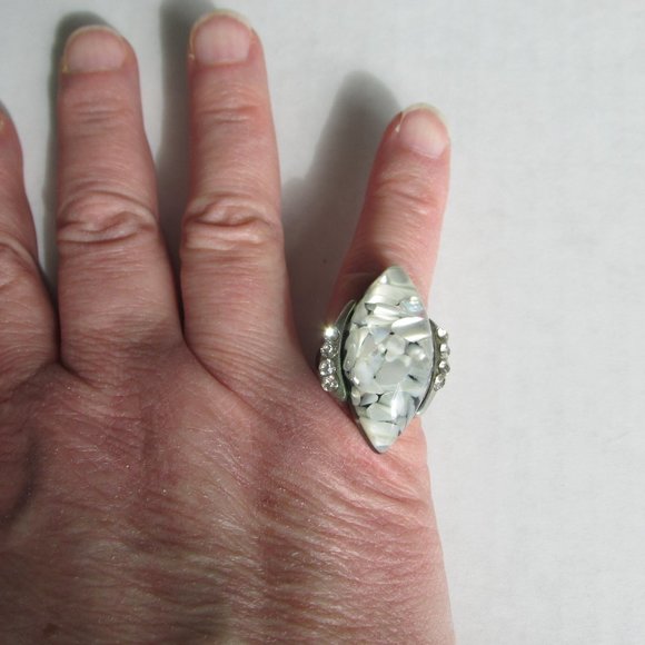 Collection Lot Bundle 14 Costume Jewelry Rings Size 6-6.75 - Picture 11 of 14